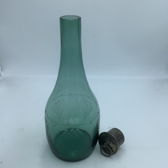 Etched Green Glass Decanter with Three Footed Cups - Picture 4 of 7